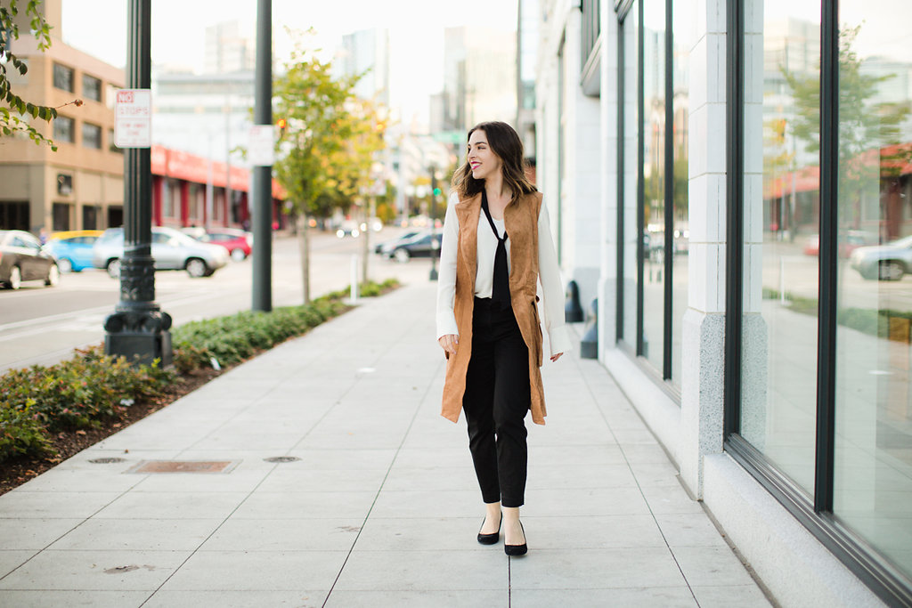 dressing-fashionable-for-work-_dezzal-long-faux-suede-vest-10