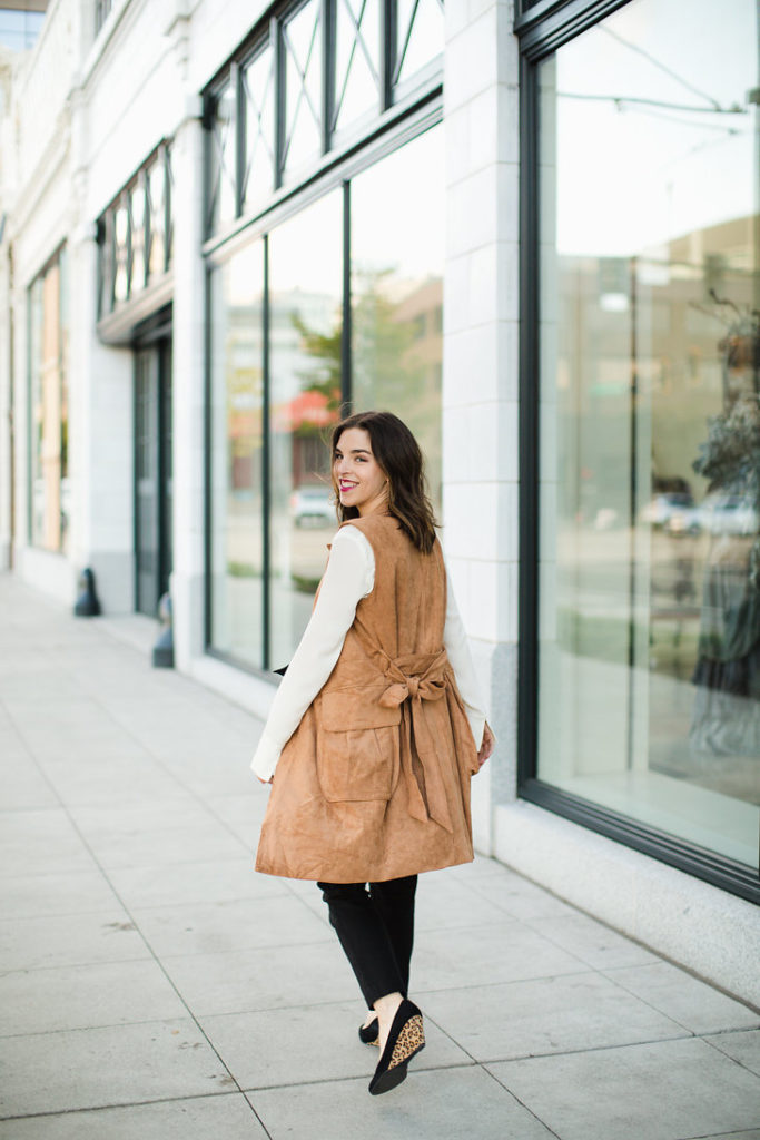 dressing-fashionable-for-work-_dezzal-long-faux-suede-vest-9