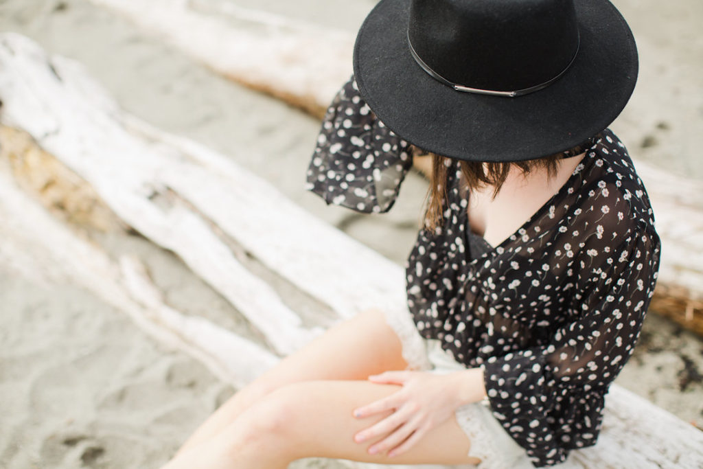 Summer outfit ideas for women, black panama hat, floral cut out blouse, high waist denim shorts 