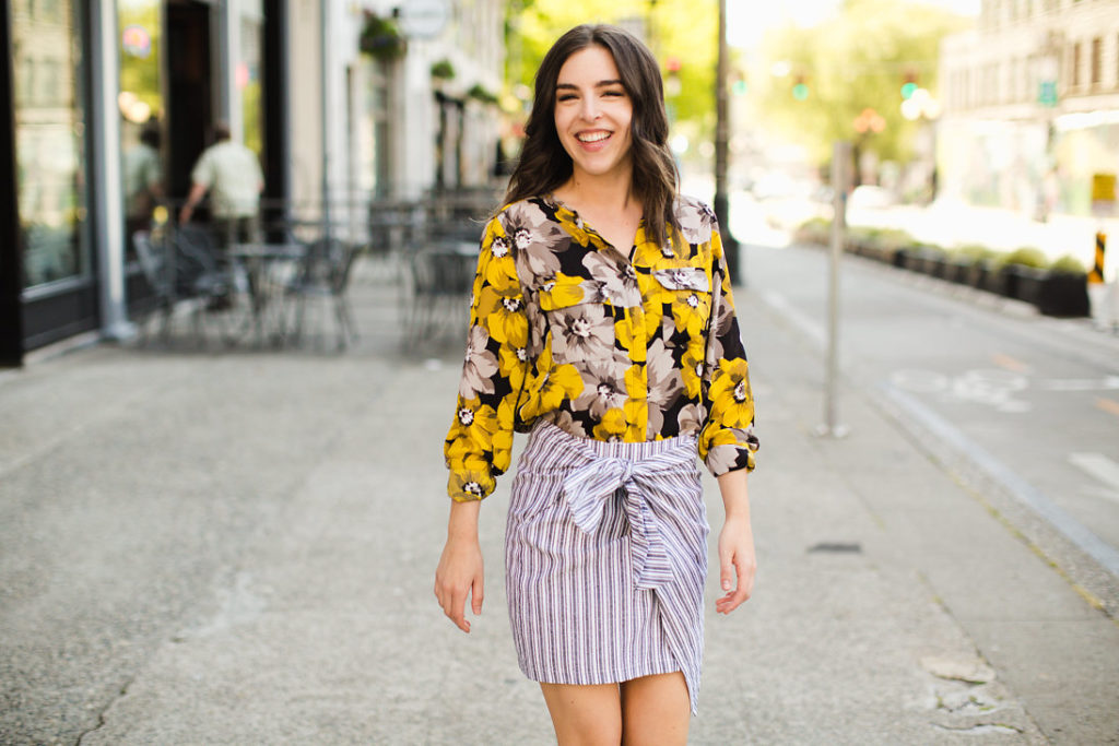 Wrap mini skirt and yellow summer trend 2017