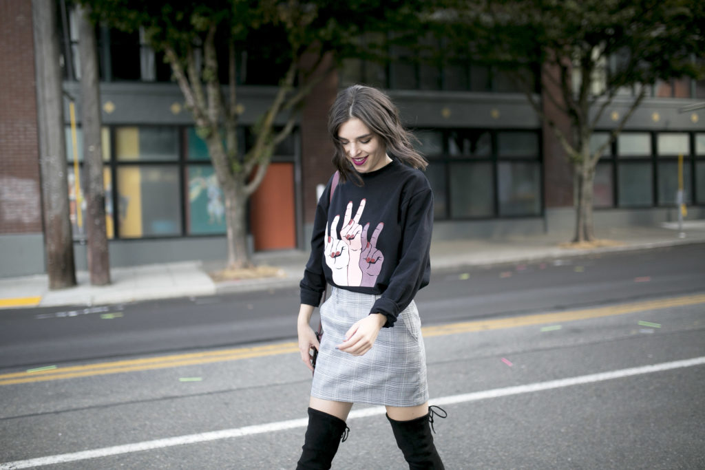 Trendy Graphic sweatshirts for women