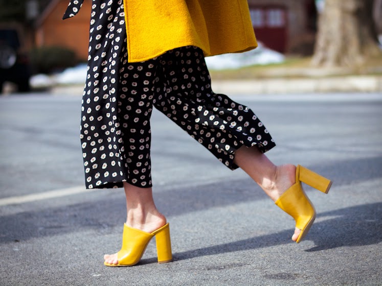 Fall-Fashion-2016-Trends-Yellow-Mule